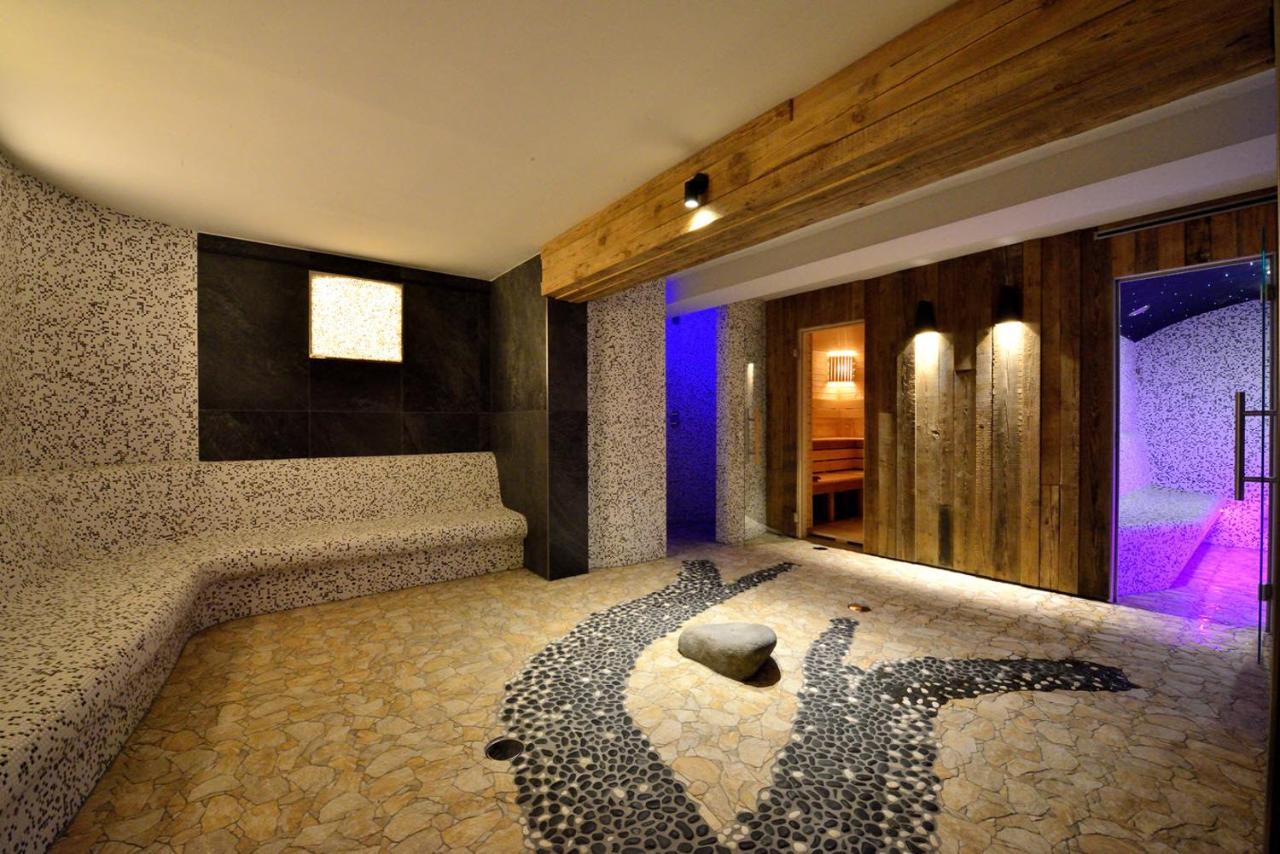 Montanie Resort Desná エクステリア 写真